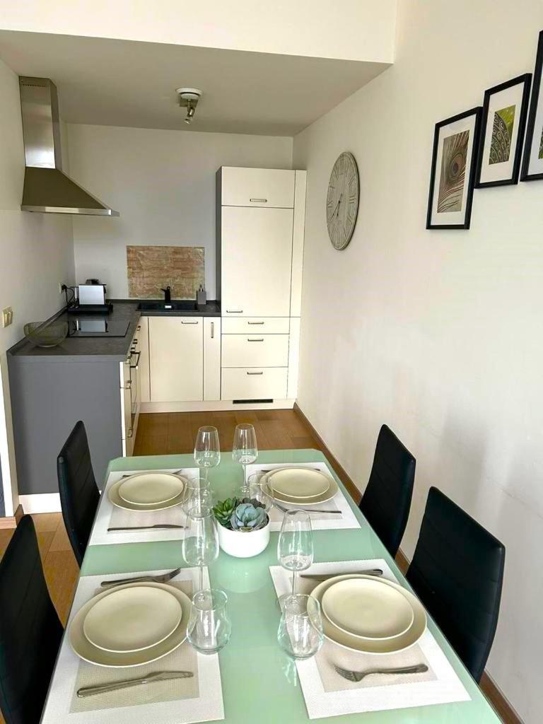 Skau Panorama Family & Business Apartment City View Free Parking Bratislava Eksteriør billede